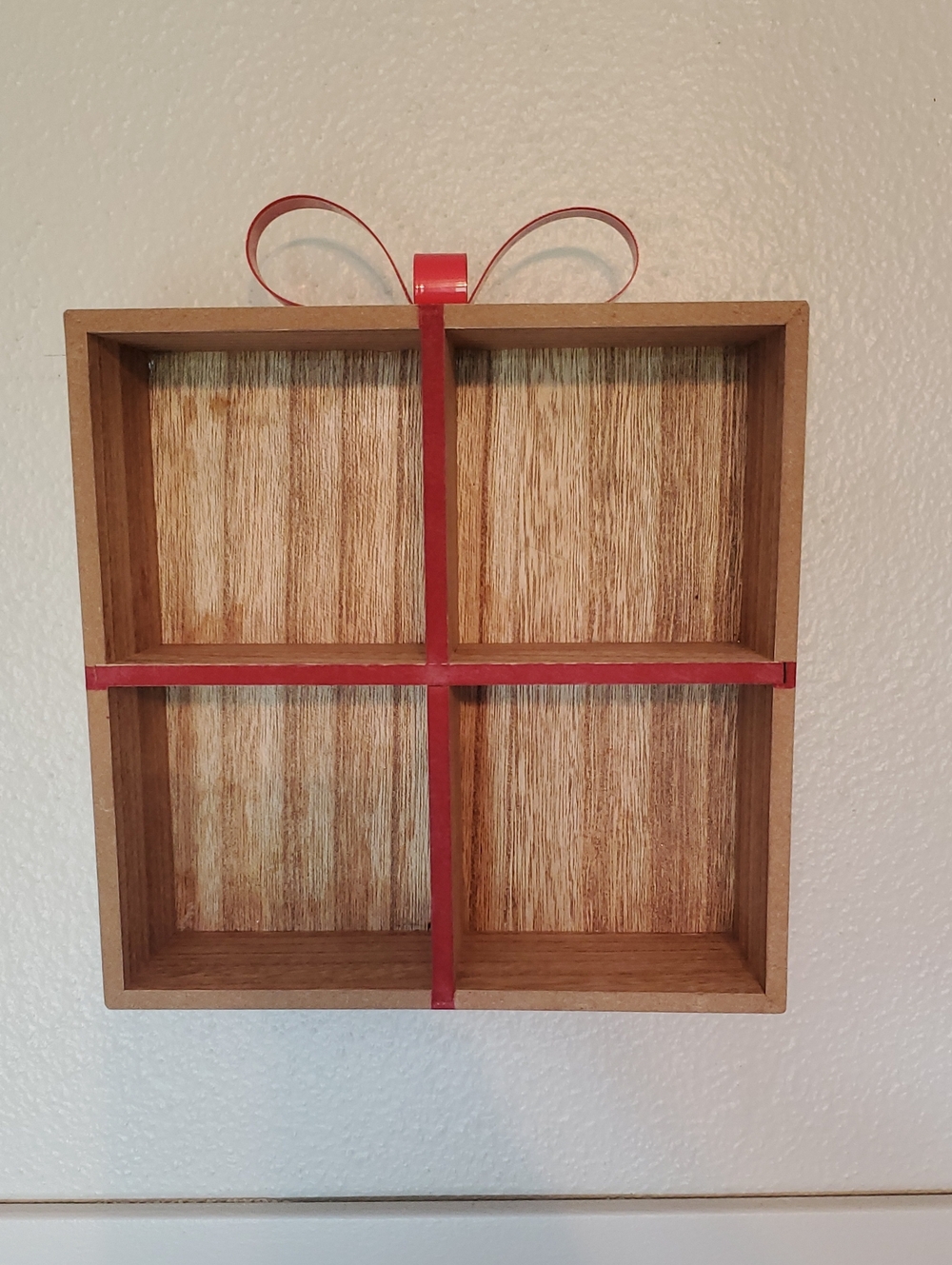 Target Present Wall Shelf